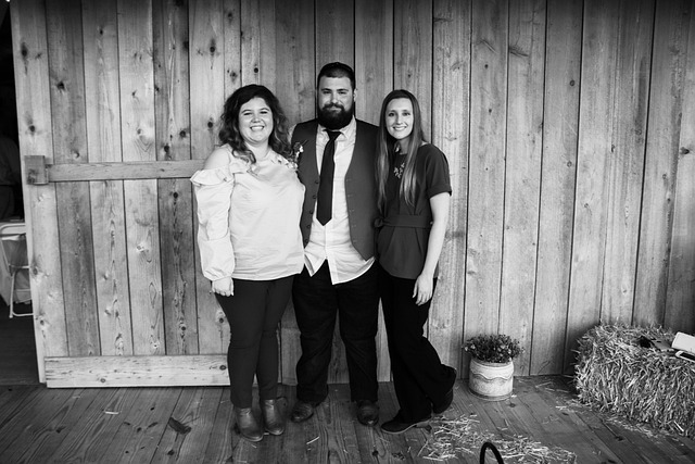 Free Wedding Friends photo and picture