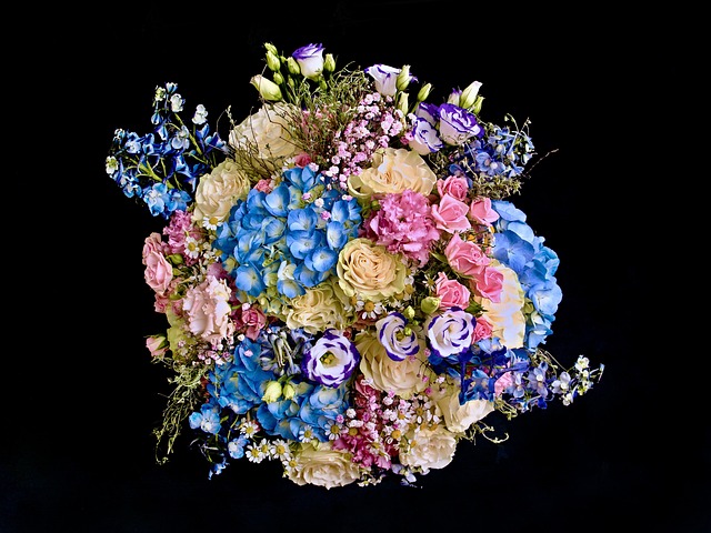 Blumen, Strauß, Blumengesteck, Feder