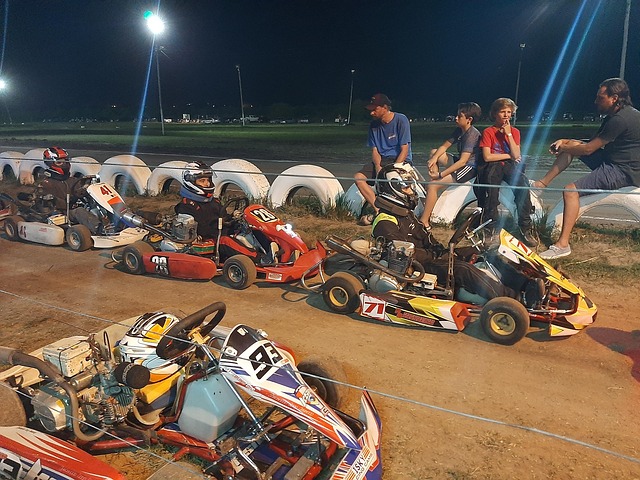 Karten, Motoren, Racen