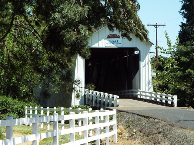 Free Gallon House Bridge Covered Bridge photo and picture