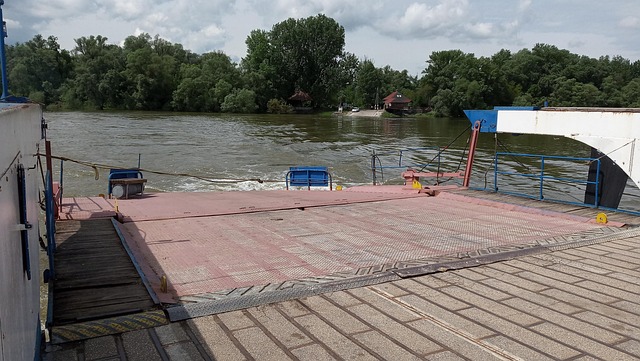 Færge, Sø, Skib, Træer, Donau