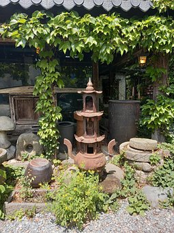 Free Garden House photo and picture