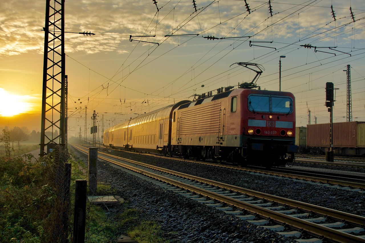 Train - free online jigsaw puzzle photo