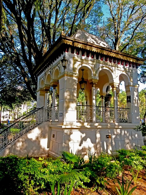 Free Square Park photo and picture
