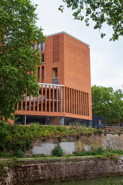 Free Toulouse Building photo and picture