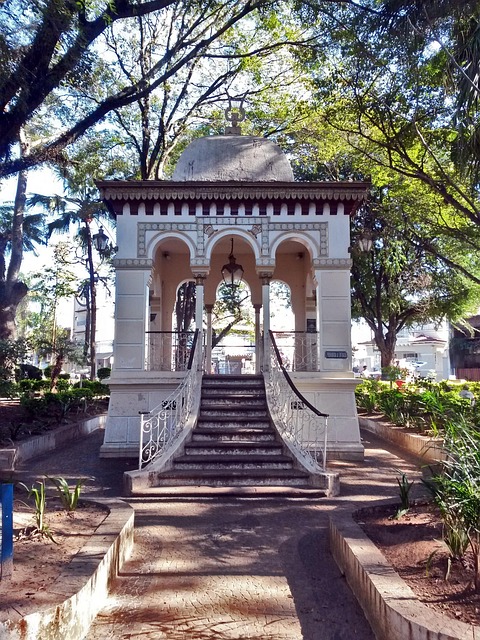 Free Square Park photo and picture