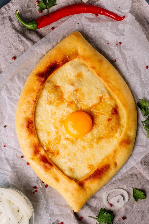 Khachapuri: la ricetta georgiana perfetta per un brunch in terrazza