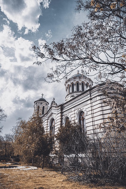 Free Church Exterior photo and picture
