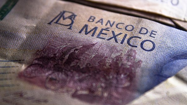 Free Banco Dinero photo and picture