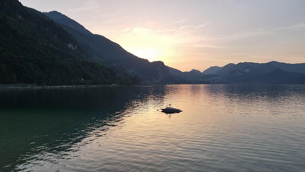 Free Lake Boat photo and picture