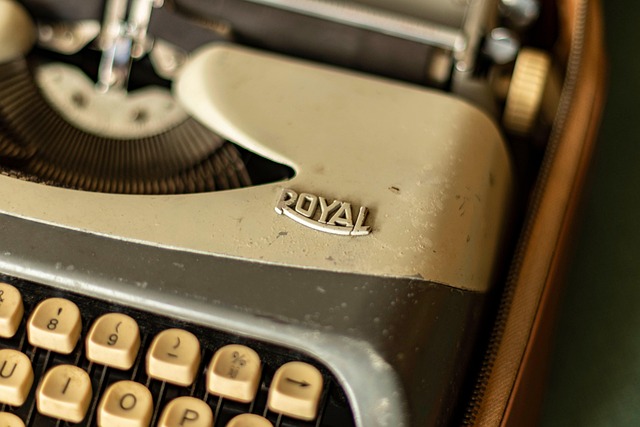 Free Typewriter Old photo and picture