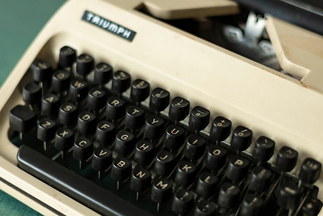 Free Typewriter Old photo and picture