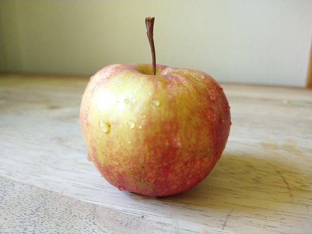 Free Apple Still Life photo and picture
