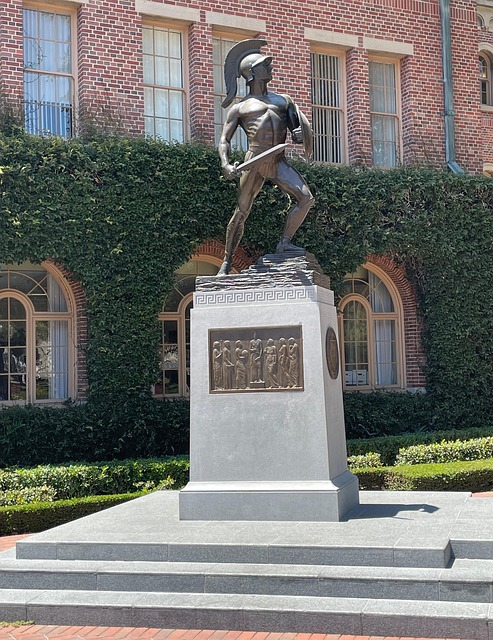 Free Tommy Trojan Usc photo and picture
