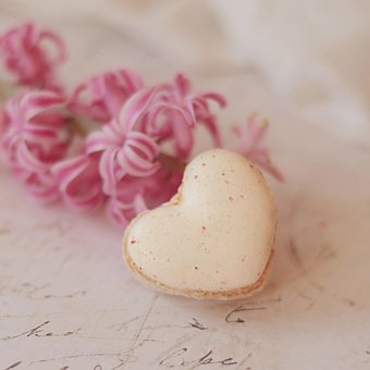 Free Macaron Heart photo and picture