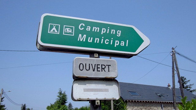 Free Camping Traffic Sign photo and picture