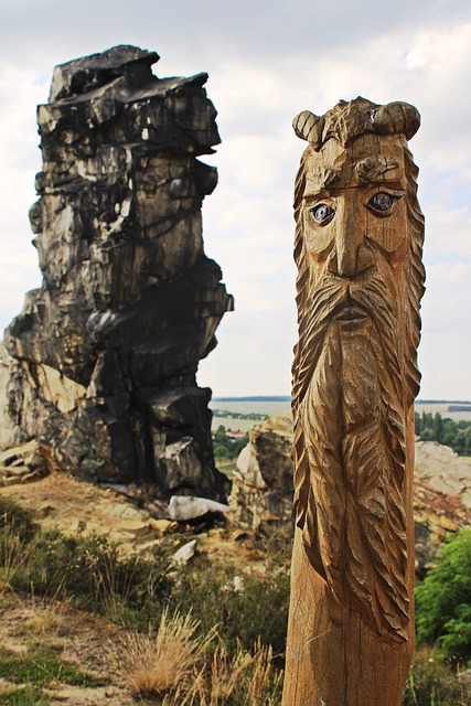 Free Teufelsmauer Wood Figure photo and picture
