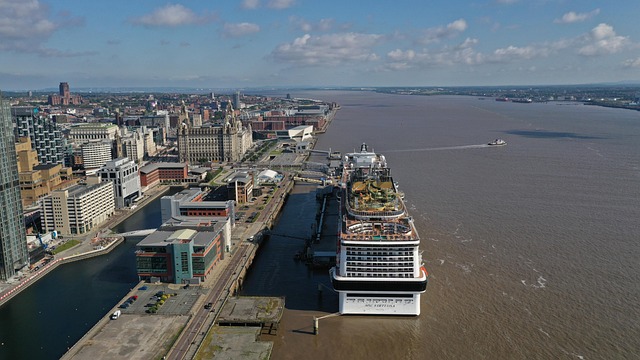 Free Cruise Ship Msc Virtuosa photo and picture