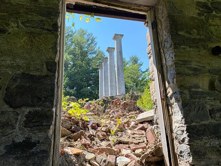 Free Artistic Ruins photo and picture