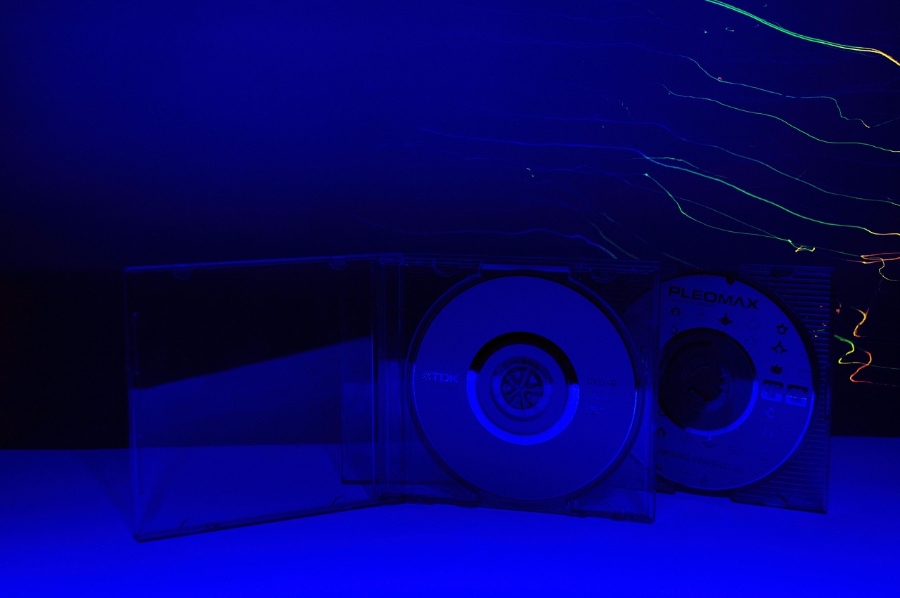 Cd Cd-R Neon - Free photo on Pixabay - Pixabay