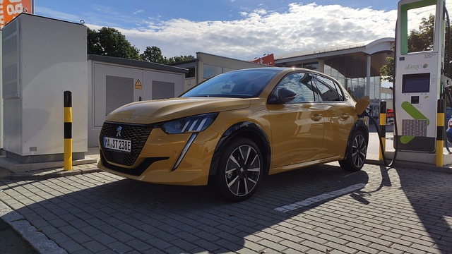 Free Electric Car Peugeot E-208 photo and picture