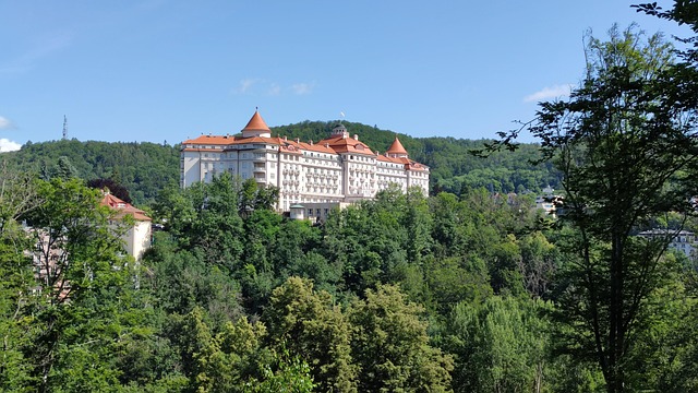 Karlovy Vary, Ciudad Balneario