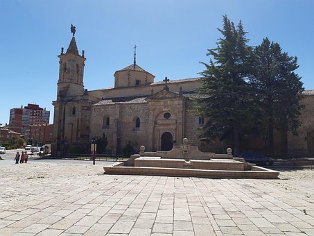 Free Plaza Iglesia photo and picture