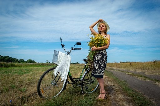 女性自転車 女性に関する100以上の無料イラスト
