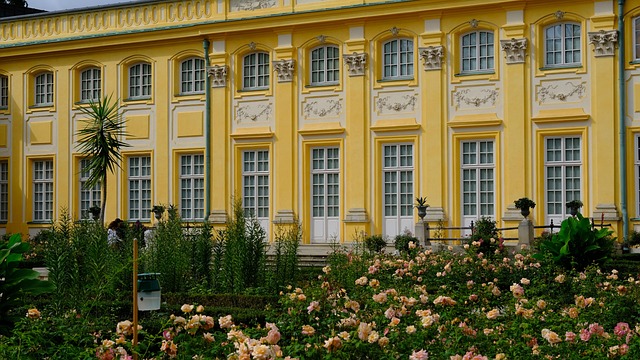 Free Wilanów Palace Royal Garden photo and picture