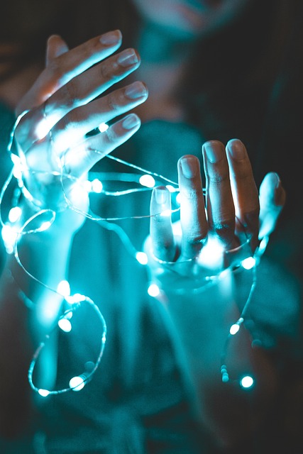 Luces, Las Manos, Iluminación