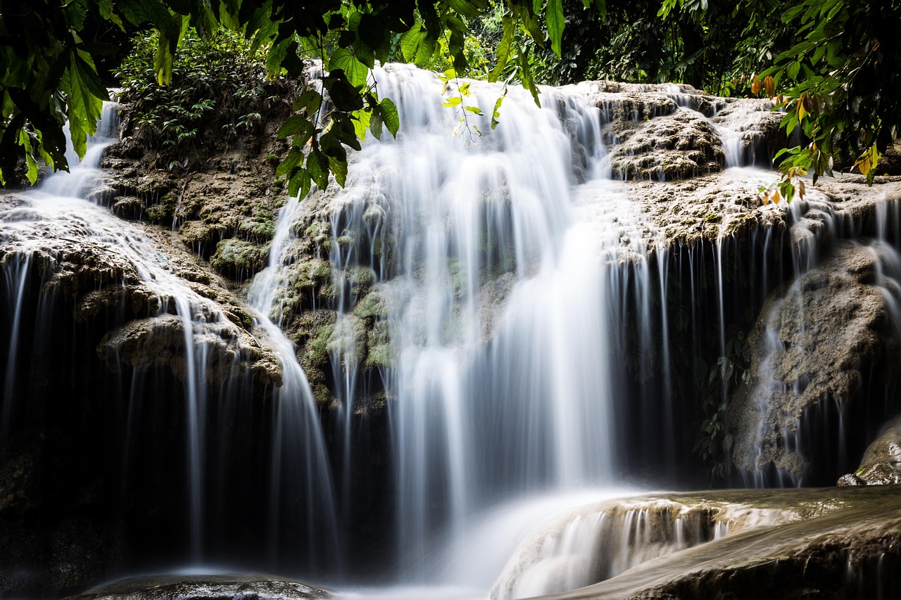 Waterfall - free online jigsaw puzzle photo