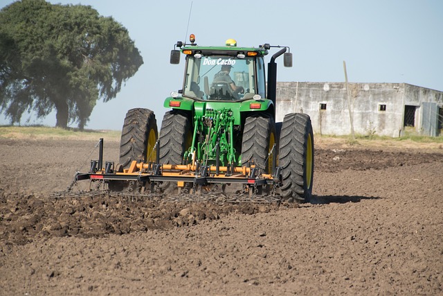 Free Tractor Agriculture photo and picture