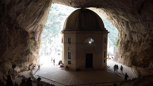 Free Church Moutain photo and picture