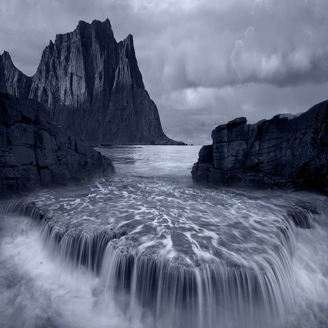 Free waterfall river ocean illustration