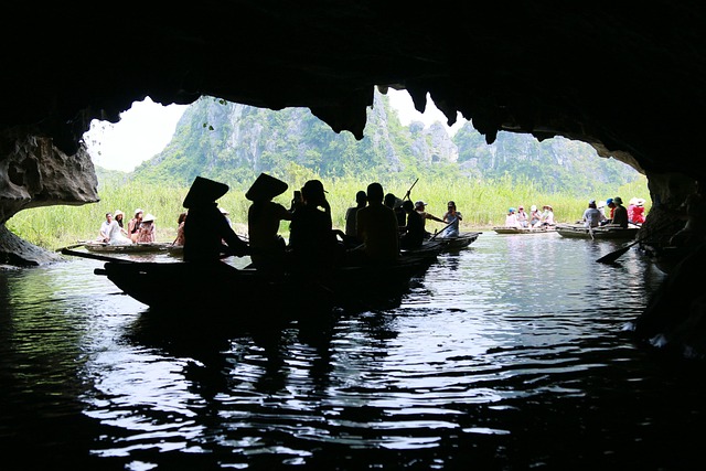 Free Country Cave photo and picture