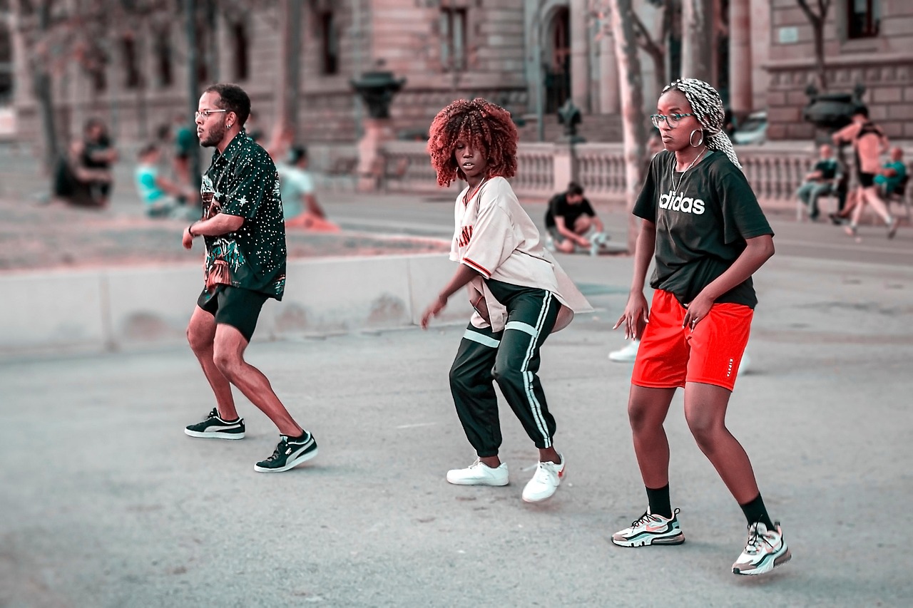 Friends Dance Performance Free Photo On Pixabay