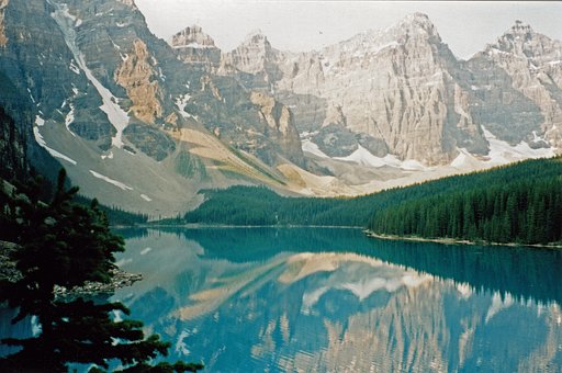 Smarald, Lac, Alberta, Canada, Munţi