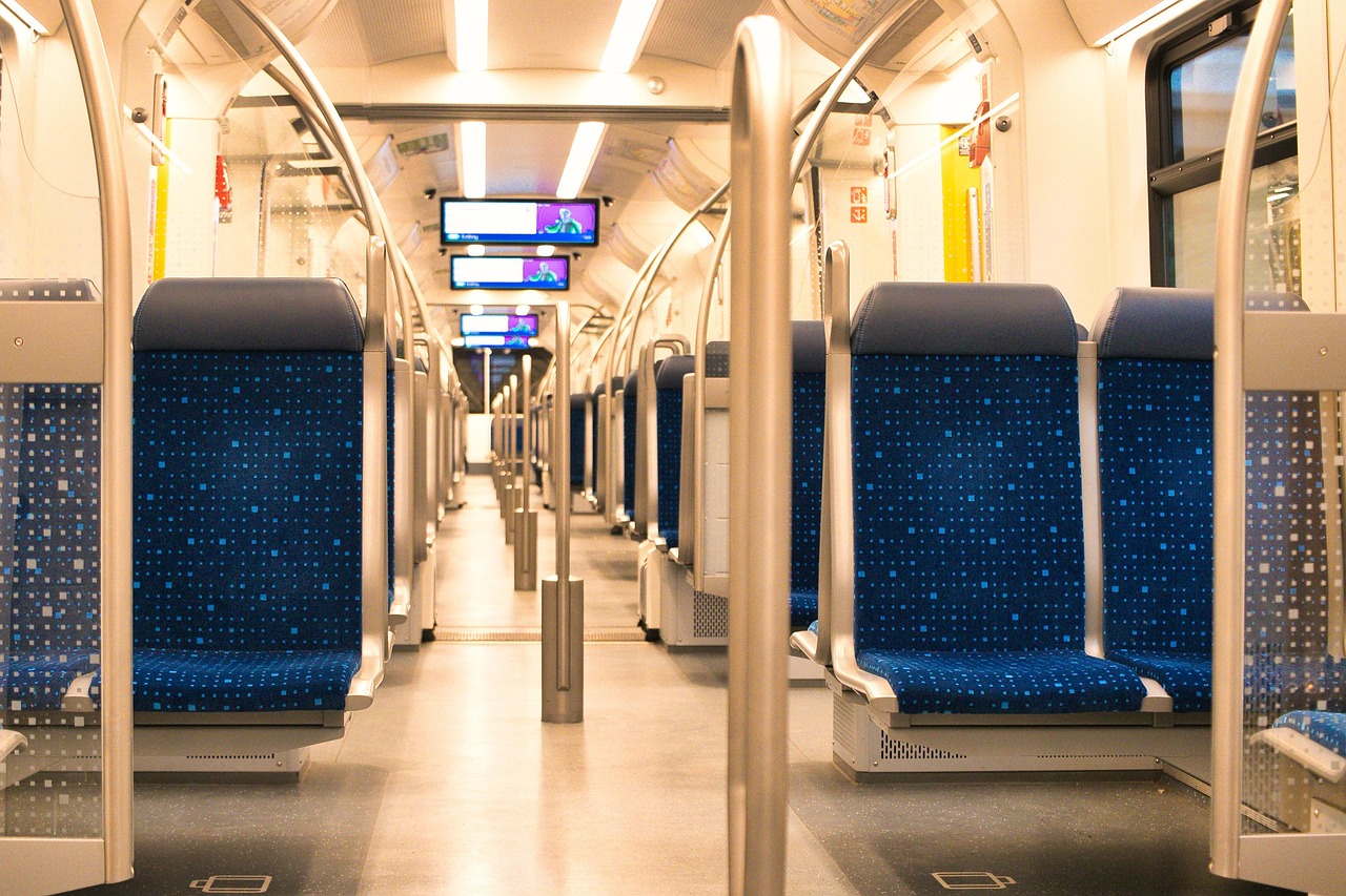 Train - free online jigsaw puzzle photo