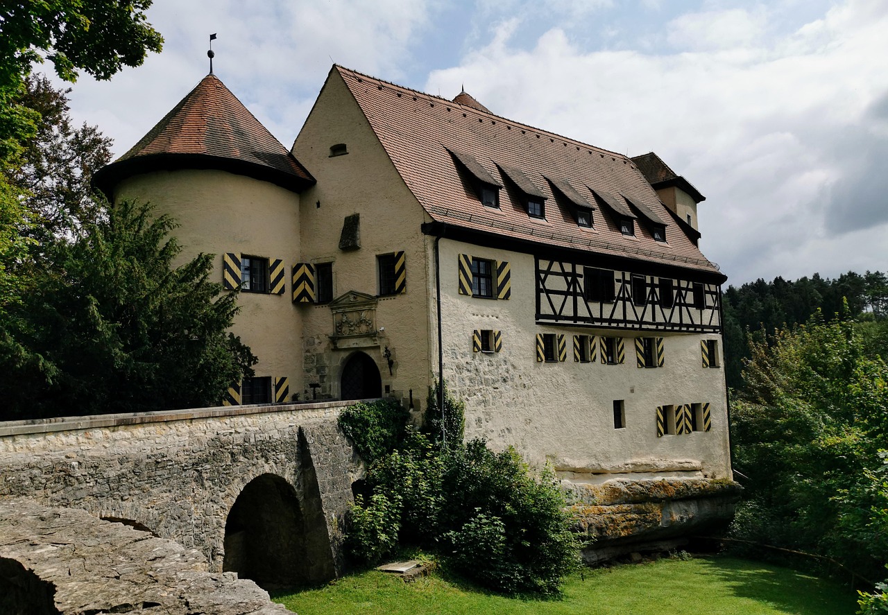 Castle Rabenstein Maple Valley - Free photo on Pixabay - Pixabay