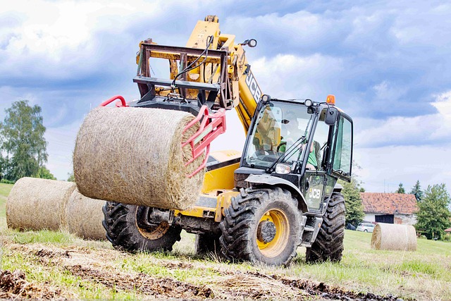 Free Tractor Hay photo and picture