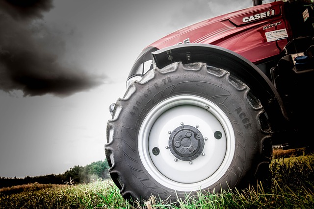 Free Tractor Engine photo and picture