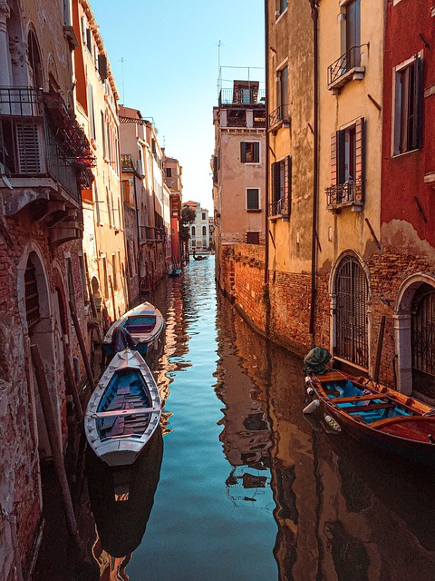 Free Venice Narrow Canal photo and picture