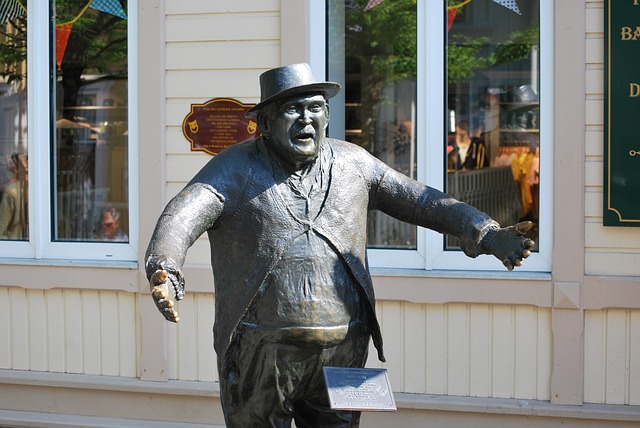 Free Statue Comedian photo and picture