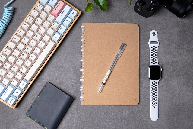 Free Desk Office photo and picture