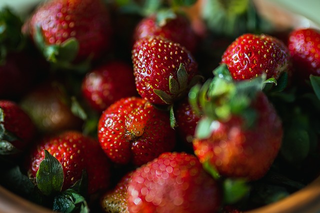 Free Strawberries Fruits photo and picture