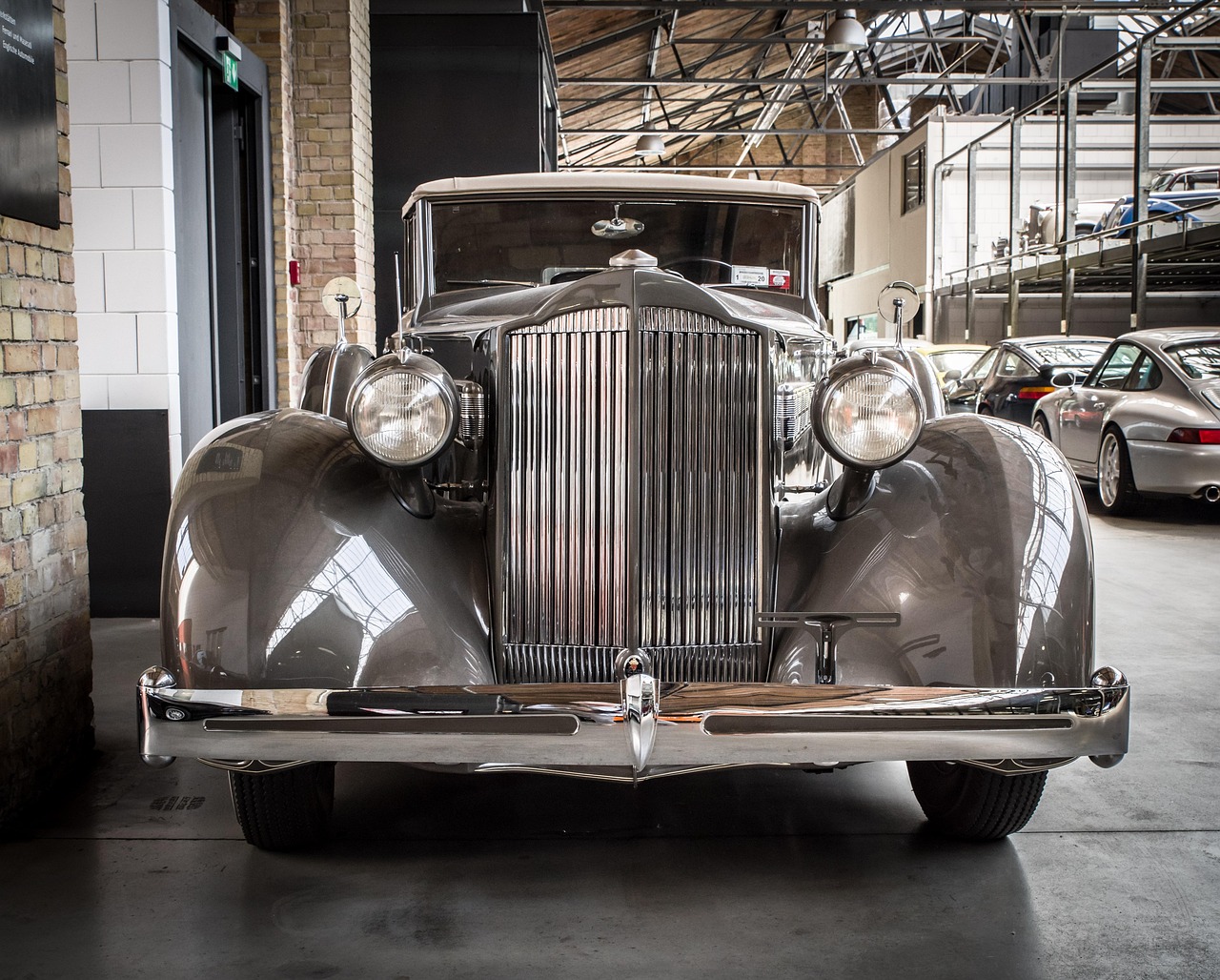 Car - free online jigsaw puzzle photo