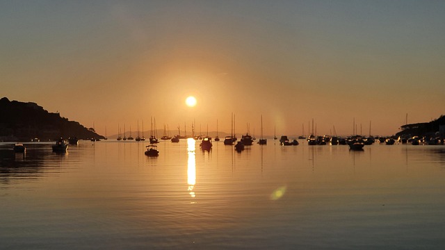 Free Sunrise Boats photo and picture