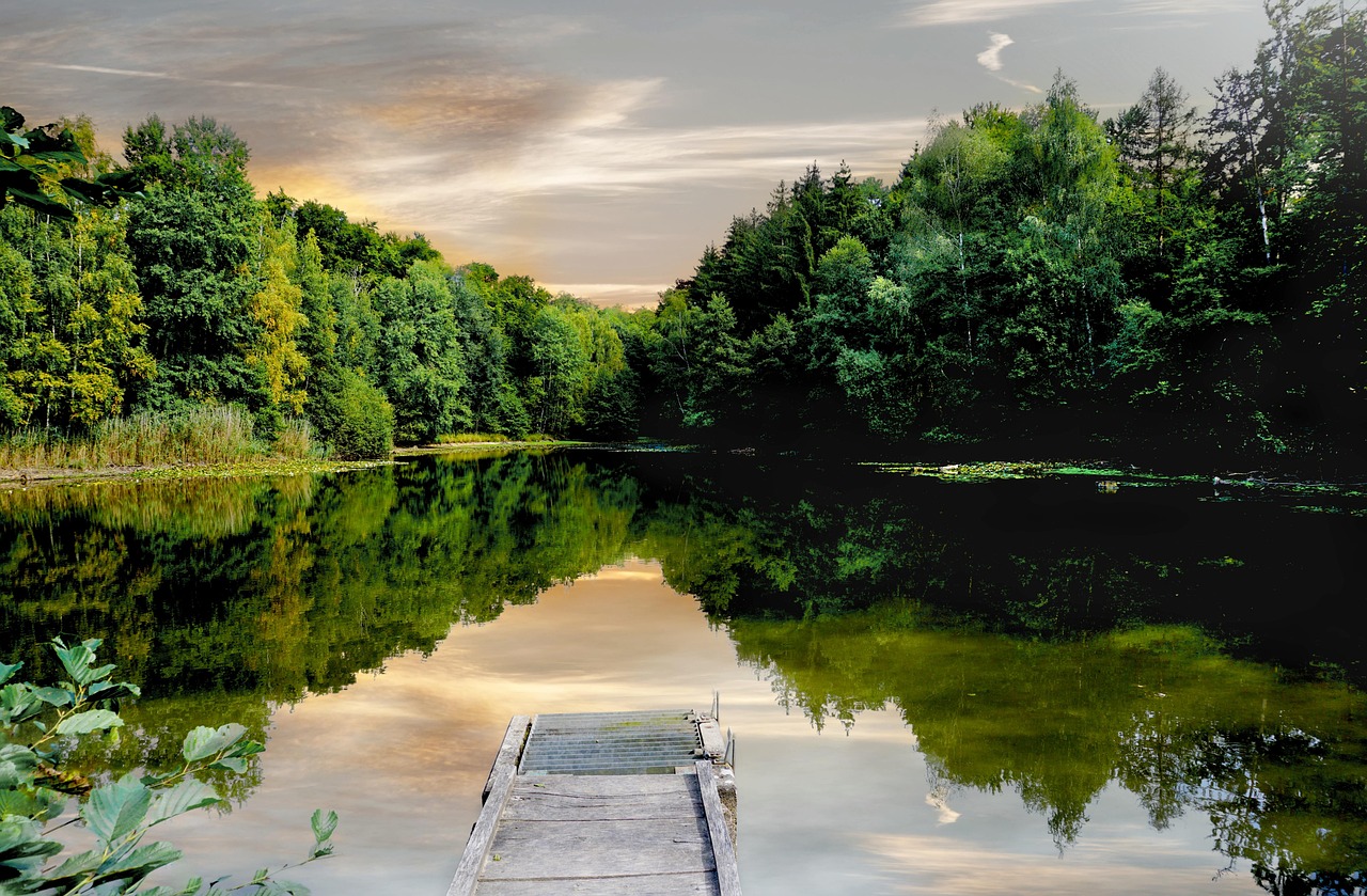 Download free HD stock image of Lake Nature Free Lake Nature photo and picture