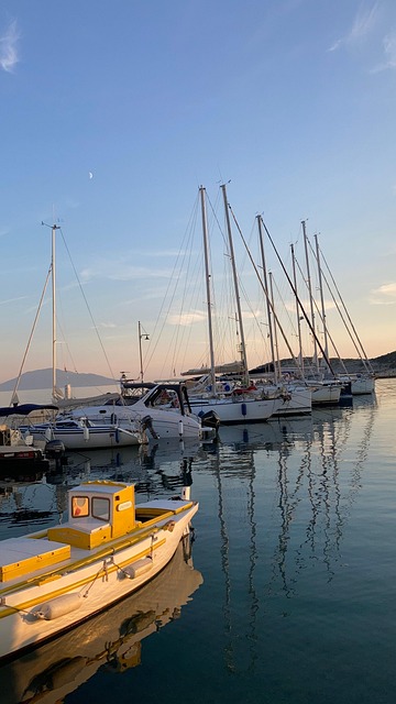 Free Sailing Boats Port photo and picture