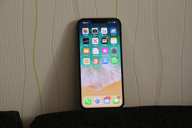 Free Iphone Iphone 13 photo and picture